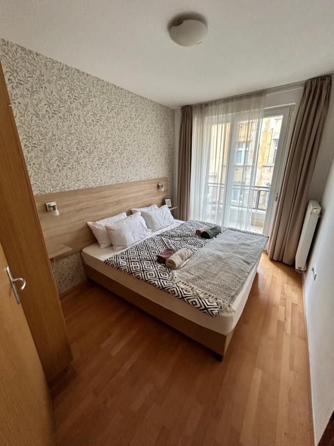 Danube Dwelling Akacfa 26 - Private Indoor Garage Apartamento Budapeste Exterior foto